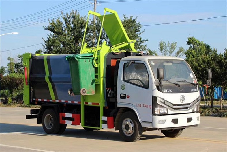 东风小多利卡6方侧装压缩垃圾车