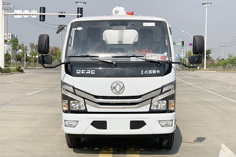 东风小多利卡5方国六吸污车