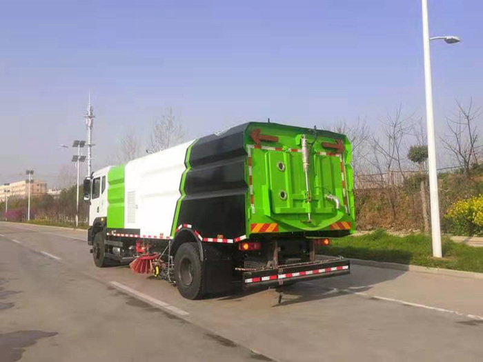 东风T5天然气洗扫车