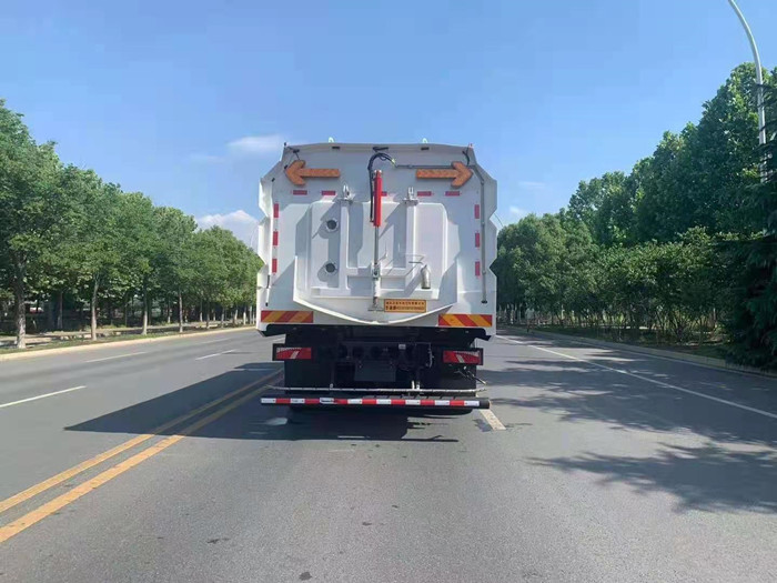 比亚迪纯电动洗扫车
