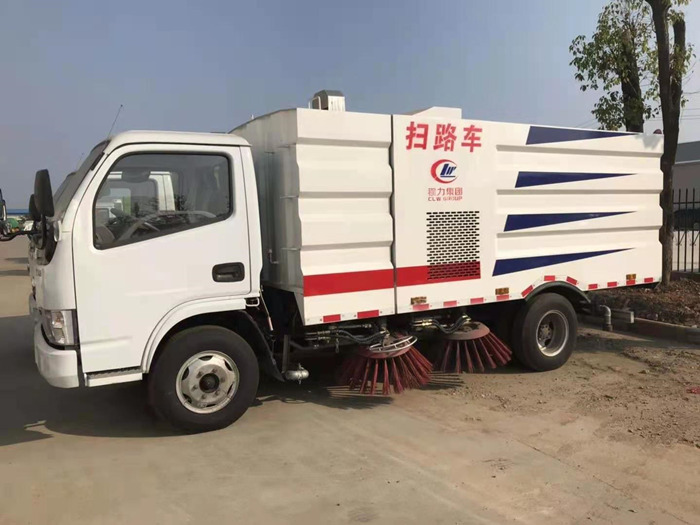  庆铃五十铃扫路车