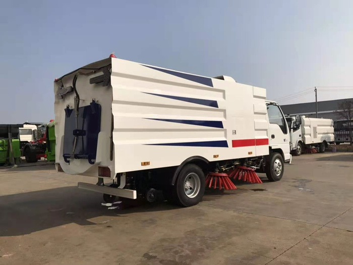  庆铃五十铃扫路车