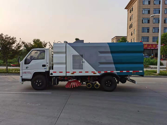 江铃5.5方国六洗扫车
