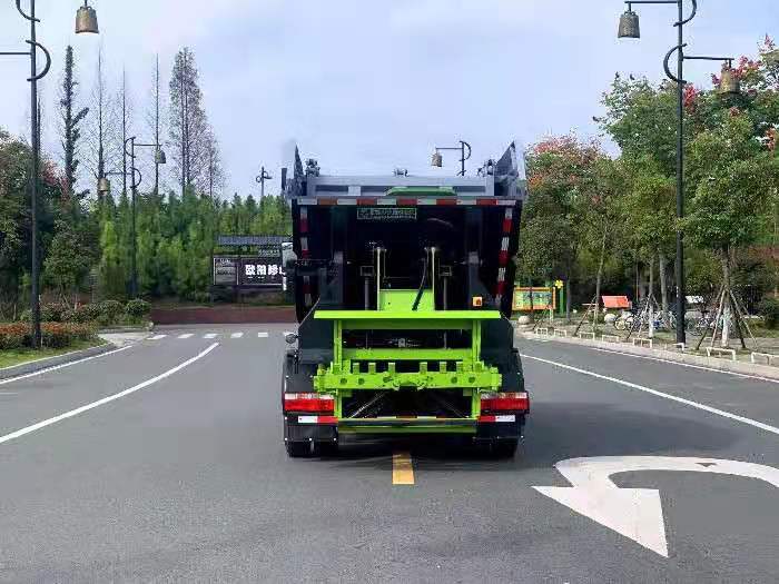 东风7方无泄漏压缩垃圾车