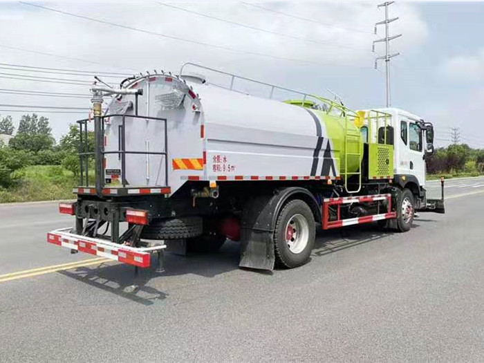 东风D9国六路面清洗车