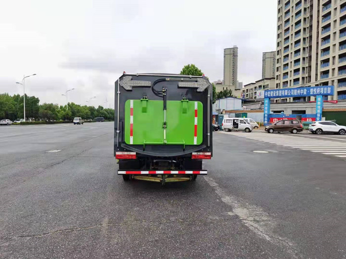 江淮5.5方扫路车