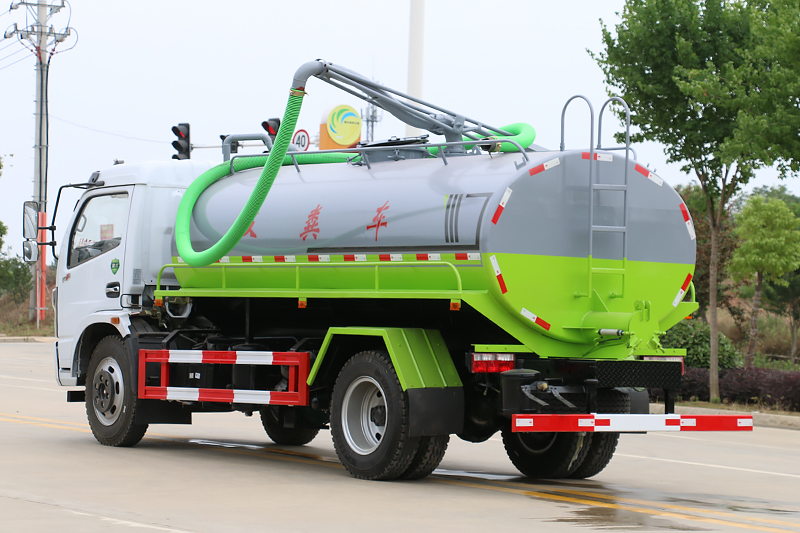 东风大福瑞卡9方吸粪车