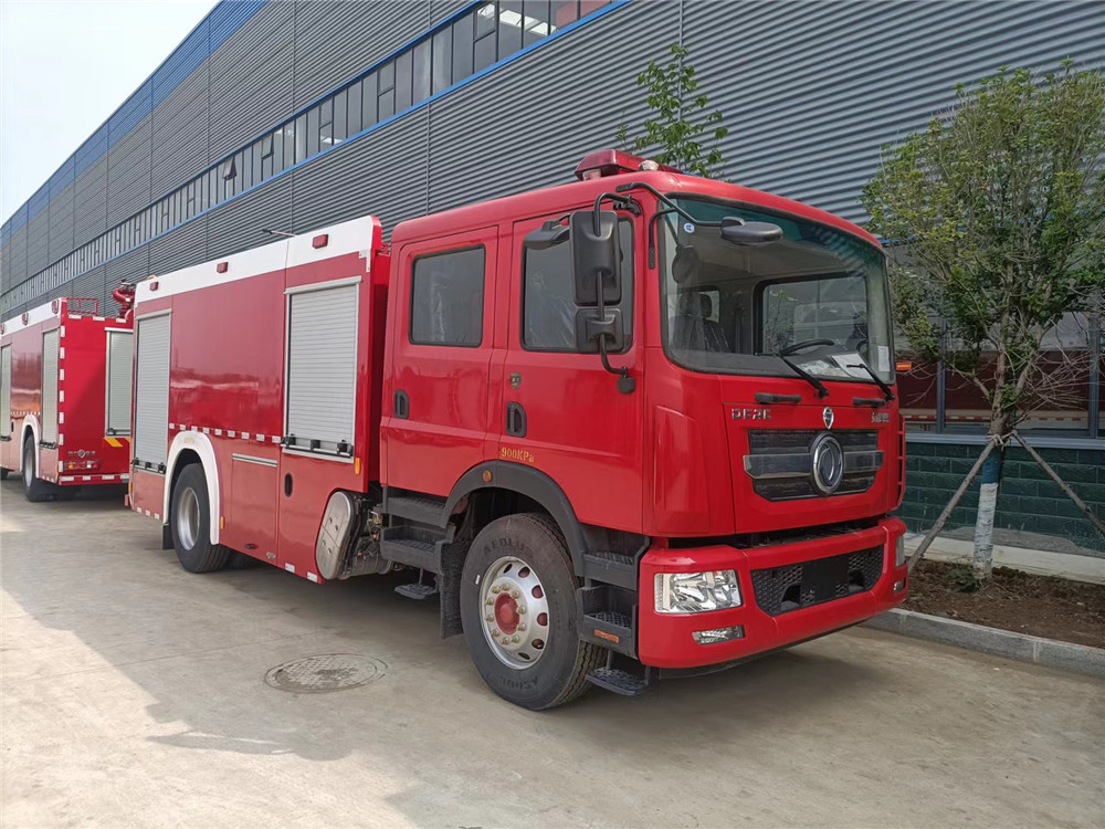 东风多利卡D9-6吨泡沫消防车