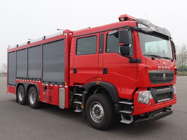 重汽豪沃6m³干粉消防车